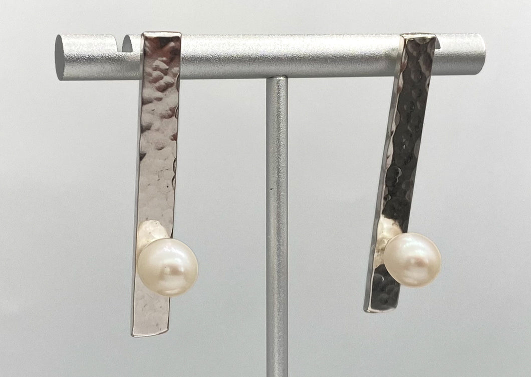 Hammered silver and pearl earrings