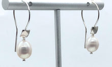 Load image into Gallery viewer, Pearl and silver earrings
