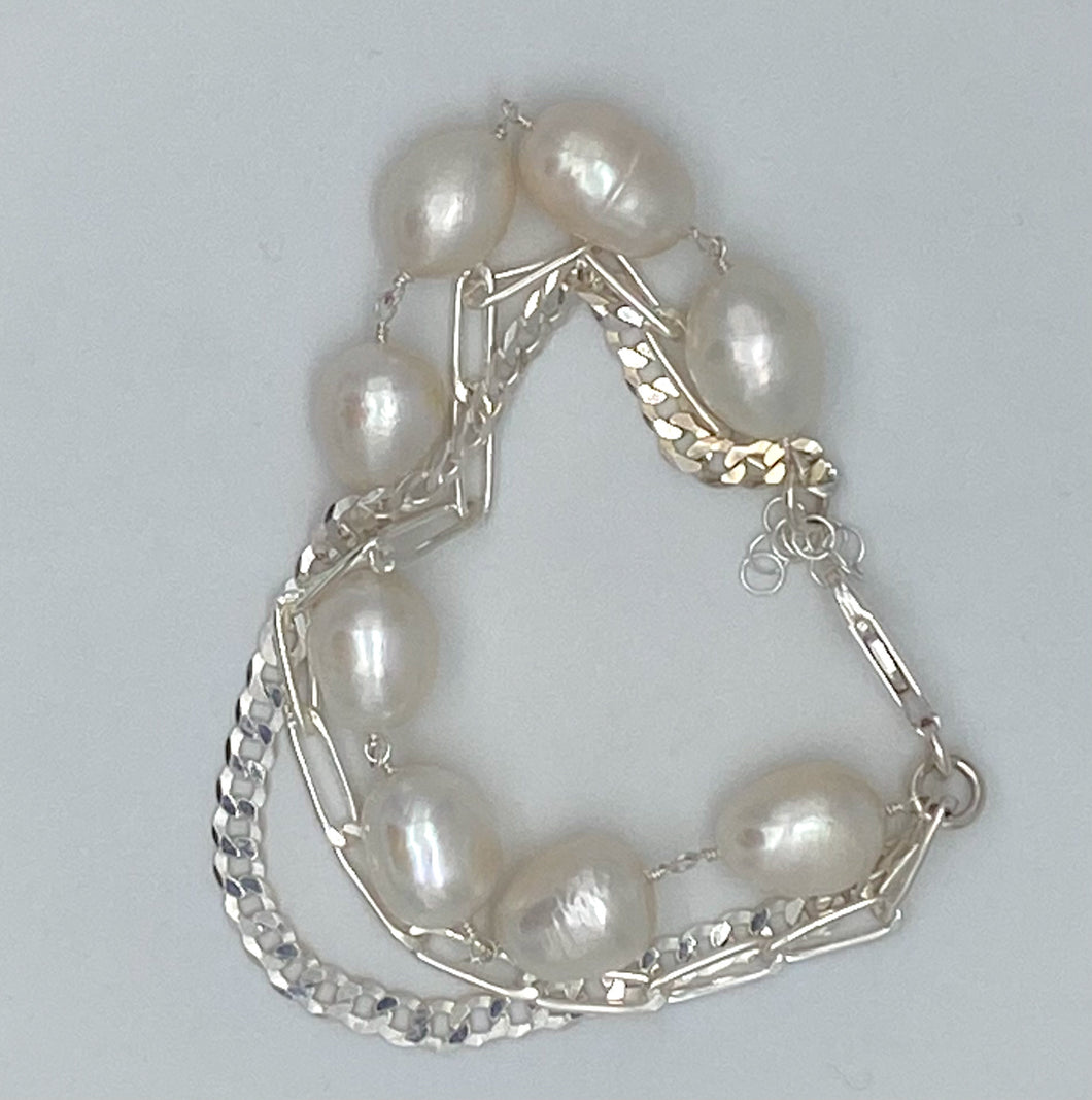 Pearl and silver bracelet