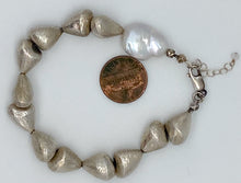 Load image into Gallery viewer, Silver and pearl bracelet
