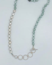 Load image into Gallery viewer, Pearl and quartz necklace
