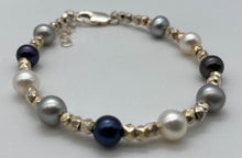 Load image into Gallery viewer, Pearl and silver bracelet
