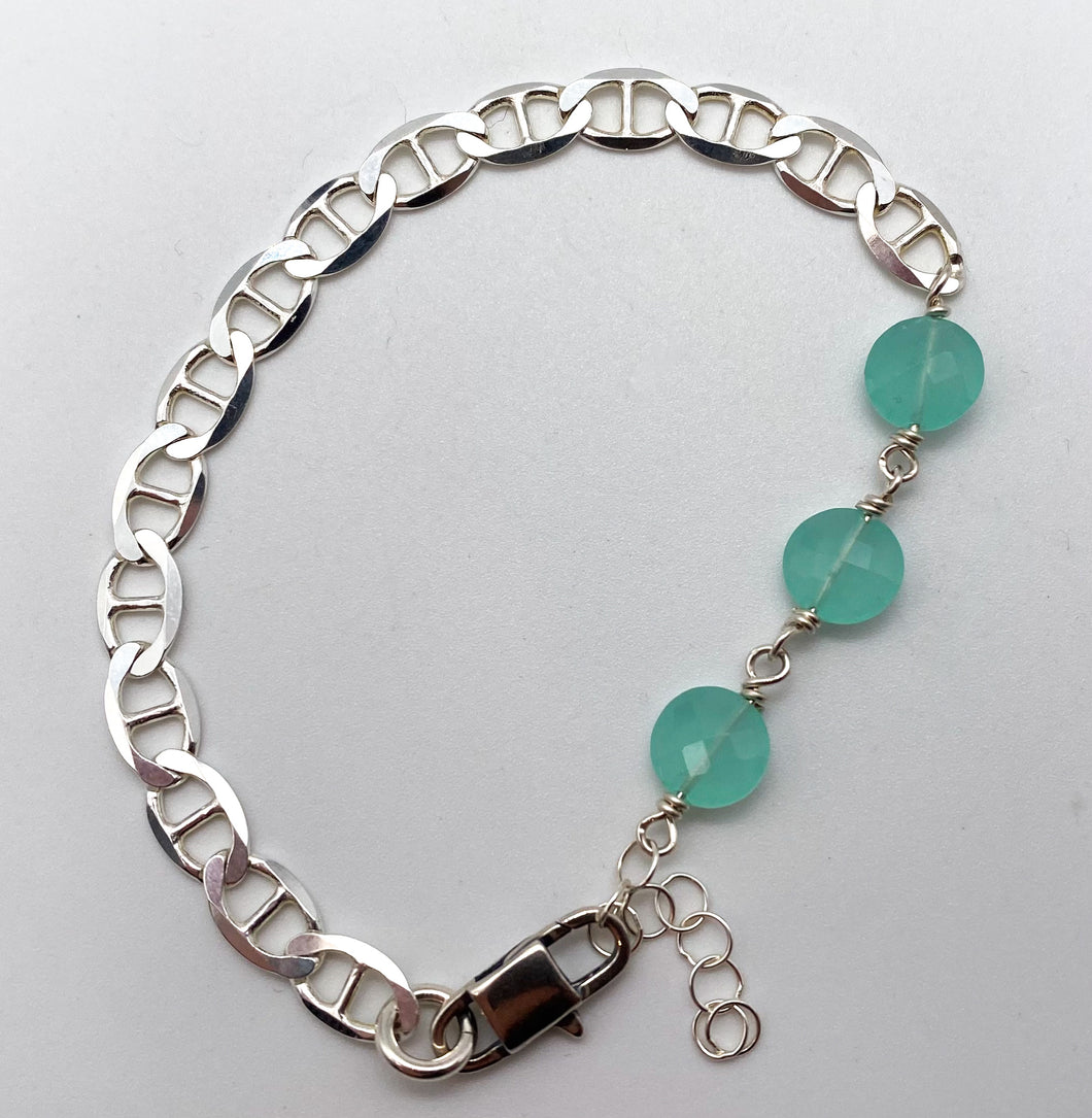 Peruvian chalcedony and silver bracelet