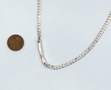 Load image into Gallery viewer, Silver necklace
