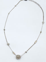 Load image into Gallery viewer, Silver necklace
