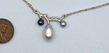 Load image into Gallery viewer, Pearl necklace

