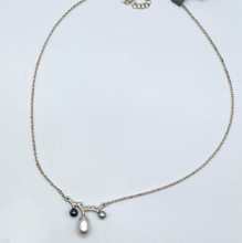 Load image into Gallery viewer, Pearl necklace
