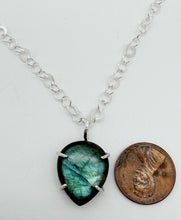 Load image into Gallery viewer, Labradorite and silver necklace
