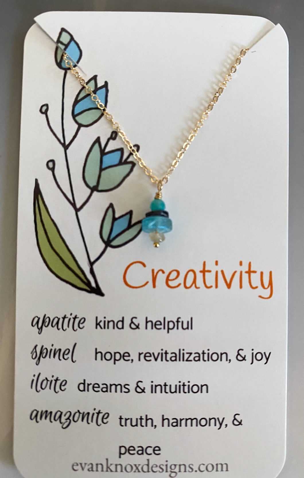 Creativity necklace in gold