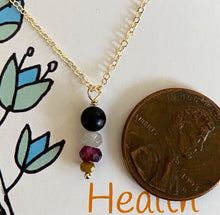 Load image into Gallery viewer, Health necklace in gold
